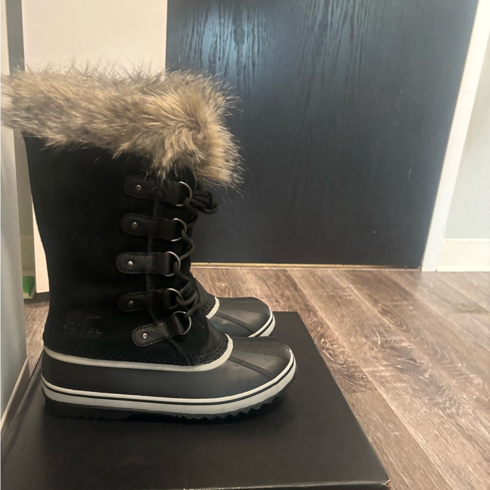 Sorel Size 9.5 Women’s Waterproof Boots